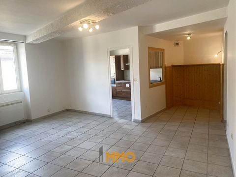 IMMO DEVELOPPEMENT offers you exclusively an apartment of 69m2 ideally located in the heart of the village of Sain bel in a stone building. The building is close to all amenities, village shops and the train station. The apartment located on the 1st ...
