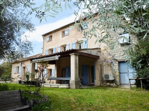 GRASSE SAINT JACQUES, quiet at the end of a path, property consisting of two semi-detached houses, one of four rooms on two levels of 160 m2, one on one level of 83 m2 offering three rooms all on 1200 m2 of flat land in a dominant position in the sew...