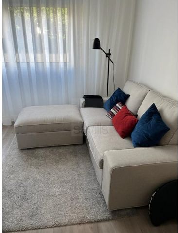 Refurbished T0 in prime area of Nevogilde. Fully furnished and equipped. Living room with separate bed area, wardrobe, complete bathroom and fully equipped kitchen. Gross private area: 35m2 Gross dependent area: 5m2 : D #ref:PRT11948