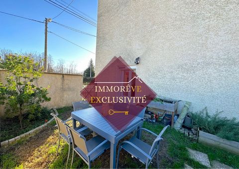 ***** SOUS OFFRE ***** L’Agence Immorêve vous propose de découvrir en exclusivité cette charmante maison de village avec extérieur et stationnement établie sur la commune de Saint-Michel-sur-Rhône. D’une superficie de 67,37m2 habitables en loi Carrez...
