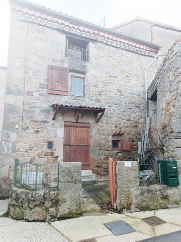 Your CAPITAL PIERRE agency in VERNOUX EN VIVARAIS presents this small village house on three levels in VERNOUX CENTRE: Exposed stone village house with an area of 42 m2 on the ground has been completely renovated. On the ground floor: kitchen and ups...
