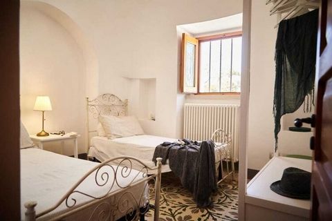 Trulli Azzalema is a historic residence, recently renovated and designed to offer its guests all modern comforts. In the garden there is a beautiful infinity pool (4m x 10m) equipped with outdoor shower, a barbecue available for guests and a two tabl...