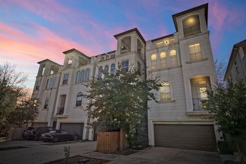 Gorgeous 4 bedroom, 4.5 bathroom, 4-story Keystone Metropolitan Home with breathtaking downtown views in a prime location! Your new home features crisp curb appeal, a French Mediterranean elevation, bright double-pane windows & 2 balconies! Inside th...