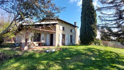 PRETTY ONE-STORY VILLA WITH SPLENDID VIEWS OF THE PYRENEES IN “NEAR ISLE-EN-DODON” A ‘tête-à-tête’ with the Pyrenees every day for the rest of your life, does that tempt you? So read this ad and you will only want to pay a visit!!! Located on a plot ...