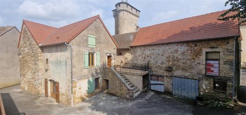 In the small village of Sainte Croix, not far from the center of the village, a stone's throw from its incredible medieval tower, Selection Habitat exclusively offers you this beautiful restored building from the 1890s. A total surface of more than 2...