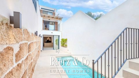 This townhouse in Santanyi, dating from 1959, has been recently renovated with great attention to detail and only high quality materials, combining tradition and modernity in a special way. The living area of this property is approximately 225 m² and...