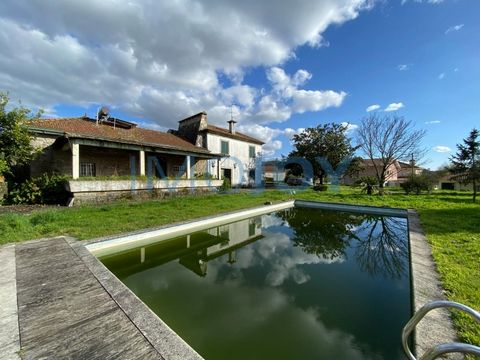 If you are looking for a unique and charming property, we present Quinta dos Bons Sinais, a true paradise in the heart of Santo Tirso. With a privileged location in the valley of Serra da Agrela, this farm offers a quiet and luxurious living experien...
