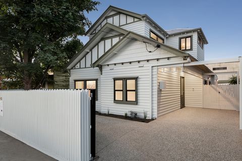 With an impeccable full renovation undertaken to this Edwardian family home, it is luxuriously appointed and with an attention to detail leaving a lasting impression. With its generous accommodation over two levels, it is perfect for families or youn...