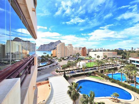Wonderful flat for sale with 2 spacious bedrooms, 2 complete bathrooms (1 of them en suite), independent kitchen and large living-dining room with access to a large glazed terrace with lateral views towards the sea and the Peñón de Ifach. This flat i...