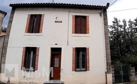 M M IMMOBILIER Quillan - estate agents in the Pays Cathare in Southern France – EXCLUSIVELY present this 3 bedroom house with garden, located in a quiet area of Quillan, close to all amenities. GROUND FLOOR : entrance /hall, living room 14m² kitchen ...