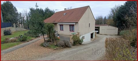 Ludovic ESNAULT your real estate advisor NOOVIMO presents, Between Coulans sur Gée and Brains sur Gée, in the countryside and outside the subdivision: Nice pavilion of 140m2 with a nice view of the surrounding countryside. On the ground floor an entr...