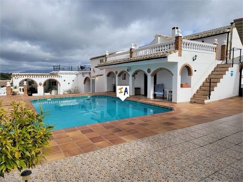 Dies ist eine großartige Gelegenheit, eine Villa und ein Unternehmen gleichzeitig zu erwerben. Dieser wunderschöne Villenkomplex befindet sich in Fuente del Conde in der Provinz Cordoba in Andalusien, Spanien, einem atemberaubenden Ort, der die wunde...