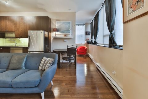 Magnificent bright 3 ½ Condo/Loft in the heart of Côte-des-Neiges, The apartment is a contemporary corner unit condo. This condo is ideal for first acquisition, investments. Actually rented $1375 monthly up to June 1 2024. Could be available before. ...