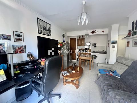 The GTI-GPI agency is pleased to present this type 2 ground floor apartment with an area of about 35m2 in the immediate vicinity of amenities and the village of Le Beausset, in a quiet residence. This apartment is composed of a bright living room, wi...