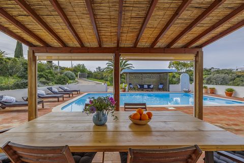 A beautiful villa that sits in it's own large grounds on the Algarve coast surrounded by nature with beaches with in walking distance.This is a real find in a very sought after area with the famous Benagil caves down the road and Marinha beach minute...