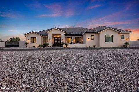 This 2020 custom home, nestled on a generous 1-acre lot within the desirable Pasqualetti Mountain Ranch, epitomizes comfortable living. Offering panoramic mountain and sunset vistas, this thoughtfully designed residence features 6 bedrooms and 4 bath...
