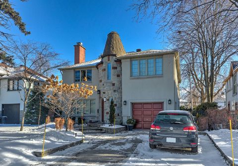 Welcome to 116 Simcoe avenue, an impressive and light filled home. This beautiful property is located facing a lovely park. It stands out, presenting an unique architecture, with a stunning stone turret, meticulous maintenance and renovations through...