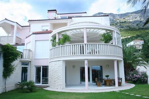 Unique villa in Omiš outskirts with huge indoor swimming pool, just 100 meters from the beautiful beach! The villa itself has a total surface of 742 m2 and is built on a large land plot of 1254 m2.   The property has been divided into two parts: one ...