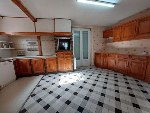 BLANZY (71450). House partly dressed in stone located in the heart of BLANZY offering 94m² of living space. It consists of a fitted kitchen with opening onto a veranda, living room, toilet, the sleeping area is upstairs with three bedrooms, bathroom,...