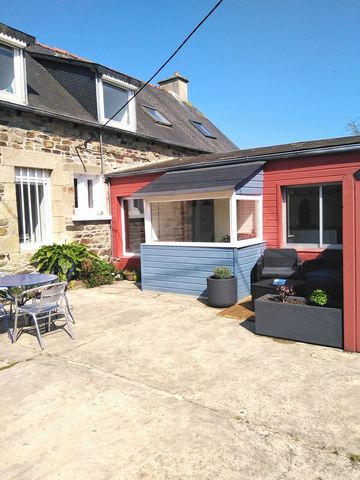 COMMEREUC IMMOBILIER offers you a property for sale in the town of Paimpol, very close to the banks of the TRIEUX. This stone house, which will make you happy, includes: - on the ground floor: a kitchen, a living room with a surface area of approxima...