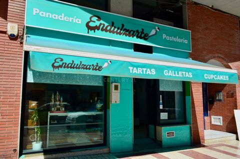 On this occasion we present you the possibility of acquiring the transfer of a complete and exquisite bakery bakery in the center of Malaga. I tell you about this municipality, Malaga is located in a bay surrounded by mountains and delimited by the G...
