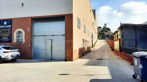We present you an extraordinary opportunity in the heart of the Mata Rocafonda industrial estate, where innovation and business efficiency converge. This industrial warehouse, highlighted by its privileged location in the upper area of the industrial...