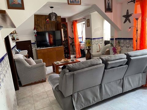 Fantastic single-family house in Zebreira - Municipality of Idanha-a-Nova - consisting of: Ground floor with kitchen, living room, 1 bathroom and 1 bedroom. On the first floor, a cozy living room and two bedrooms, with air conditioning. This house al...