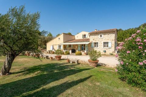 Provence Home, the Luberon real estate agency, is offering for sale, a renovated Provençal farmhouse located in an exceptional natural setting, close to Apt. SURROUNDINGS OF THE PROPERTY Located near Bonnieux, Lacoste, Roussillon, and Apt, this prope...