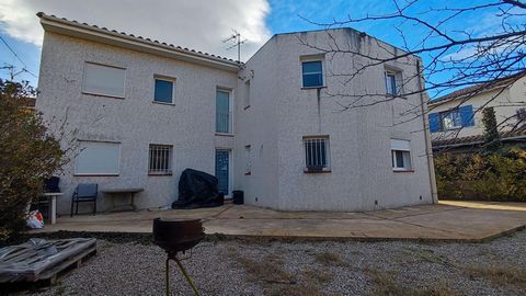 Very privileged area of Cabestany. Close to all amenities, doctors, pharmacy, town hall, grocery store, banks, post office. Proud to present to you this real estate complex made up of 4 apartments. All 4 are currently rented. 4 private garages 4 park...