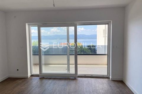 A beautiful and modern three-room apartment on the first floor of a newly built residential building in the immediate vicinity of the sea, whose southern orientation ensures an enchanting view with a large amount of daylight. The rooms with an except...