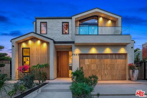 Welcome to this stunning modern farmhouse in the heart of Studio City the latest design by MLR Development. This 2-story 4 bed/5 bath house, with 1 bed/1bath ADU, is a designer's dream. Upon entering you are greeted by a large common area with dining...
