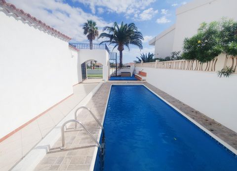 For lazy days sunbathing, dining al fresco or simply relaxing by your very own private pool, here’s the perfect home to live out your dreams with spectacular golf course views to enjoy everyday ! This four bedroom, two bathroom detached villa is in e...