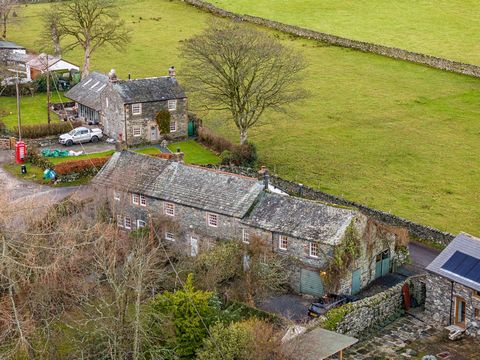 Gate Farm is a spacious, fully renovated Grade II Listed Cumbrian cottage, occupying a delightful position in the small, picturesque village of Mungrisdale, just north of the A66 between Keswick and Penrith. Located in the beautiful countryside of th...