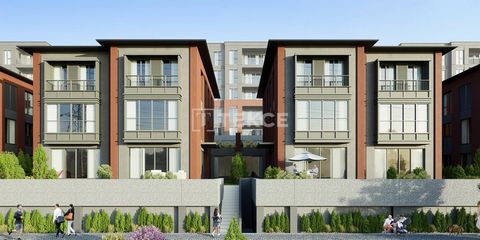 Spacieuses Villas avec Grands Balcons à Basaksehir Istanbul Le district Basaksehir à Istanbul possède un urbanisme bien construit qui offre un espace de vie confortable. Avec une demande croissante de projets immobiliers, Basaksehir est le lieu d'inv...