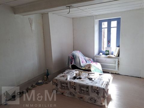 M M IMMOBILIER presents a town house of approximately 50m² on 3 levels with an attic and a cellar/storeroom. To renovate. GROUND FLOOR : a kitchen, a cellar. 1st FLOOR : a bedroom, a bathroom. 2nd FLOOR : a bedroom with a dressing room ATTIC on the 3...