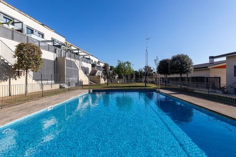Townhouse for sale in Teià, with 3.444.480 ft2, 4 rooms and 3 bathrooms, Swimming pool, 2 Garage space and Air conditioning. Features: - Alarm - SwimmingPool - Air Conditioning - Garage