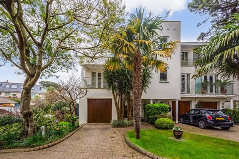 Gorgeous townhouse in the exclusive gated Northshore development, a perfect opportunity as a main residence or holiday home by the sea. A wonderful townhouse in one of the most well regarded developments on Sandbanks. Northshore is an attractive gate...