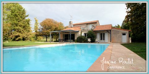 Située sur la commune de Champigny En Rochereau (Vouillé et Neuville à 10 minutes, accès Poitiers en 20 minutes), je vous invite à découvrir cette belle maison familiale située sur un grand terrain de plus de 5 000 m² avec sa piscine, au calme et san...