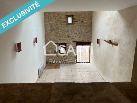 In Saint Etienne les Orgues, in the city center, this atypical village house will surprise you. Indeed it offers you on two levels for approximately 130 m2: - Kitchen, dining room, toilets - Upstairs large bright living room with its wood stove, thre...