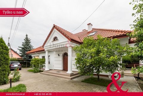 A single-family house from 2003 for sale located in Legionowo near Warsaw. The house is located on a well-kept and nicely arranged plot of 1038 m2. The property is surrounded by buildings and single-family houses. Room A two-storey building consistin...