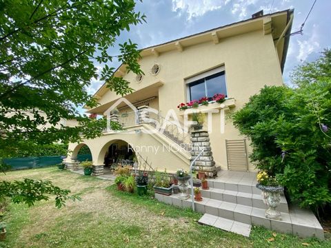 Looking for a house ready to welcome your family and friends, in the heart of a land around 2600 m2 with trees, you will benefit a completely renovated and maintained house. Upstairs, with its sunny terrace, you will enjoy a living room with fireplac...
