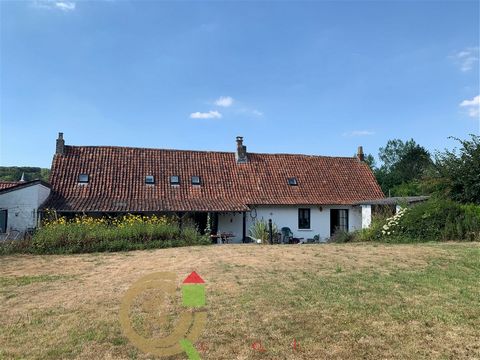 5 minutes from Montreuil, in a valley that sings, ?? this slightly perched farmhouse is lovely, The charm of the beams, the view of the garden, Close to everything, in a serene setting Pleasant and bright rooms, ?? 3 bedrooms, including one downstair...