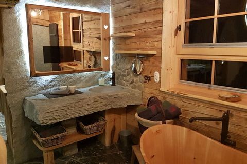 Unsere neue Wildererhütte verbindet Rustikalität und Exklusvität für Gäste die eine besondere Unterkunft suchen und auf Luxus nicht verzichten wollen