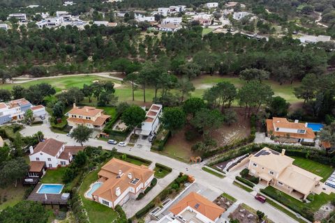 Plot of land with 1266sqm next to the golf course in the Quinta do Perú, where it is possible to build a house with 250sqm of gross construction area. Quinta do Peru Golf & Country Club is a private condominium with security, located in the municipal...