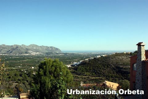 Baugrundstück von 860 m2 in der Urbanisation von Orbeta Orba Alicante Costa Blanca Auf diesem Grundstück ist es möglich ein Haus von 215 m2 auf zwei Etagen zu bauen Das Grundstück hat eine fantastische Aussicht auf das Meer das Tal und die Berge Nur ...