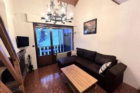 Cette charmante résidence, située au centre de La Clusaz, offre un séjour idéal au pied des pistes du Crêt du Merle. Idéal pour les familles ou les groupes, il dispose d'un appartement de 61 m² avec 3 pièces et mezzanine, pouvant accueillir jusqu'à 8...