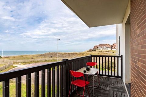 Residenz „Cabourg Plage“. Im Ort, 1 km vom Zentrum von Cabourg, vom Meer, 350 m vom Strand entfernt. Infrastruktur der Residenz: Aufzug. Parkplatz (begrenzte Anzahl) auf dem Grundstück. Einkaufsgeschäft 1 km, Supermarkt 900 m, Restaurant 1 km, Bushal...