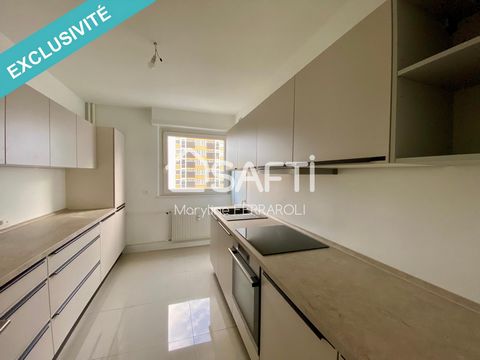 A great opportunity with this flat, which has already been renovated, with external insulation work and facade renovation to be paid for by the vendor (budget €40,000). Ideally located in the Observatoire Esplanade district, with tram stops C, E and ...