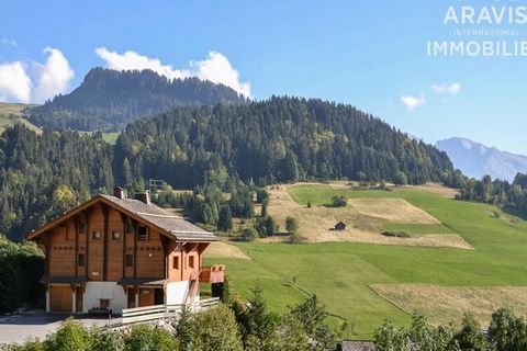 Bienvenido a Chalet Marion Descubra la autenticidad de un chalet tradicional de montaña en Chinaillon, a sólo 6 km de Grand Bornand. Con sus 4 amplios dormitorios, el Chalet Marion puede alojar hasta 9 personas. Disfrute de una cocina moderna totalme...