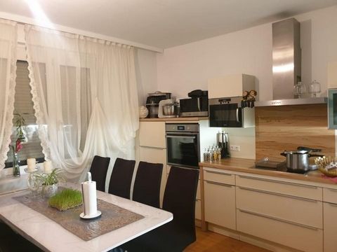 Toplocatie, licht, centraal en gezinsvriendelijk - dit zonnige 3-kamerappartement in Klagenfurt-St. Ruprecht biedt de perfecte combinatie van kwaliteit van leven en gunstige ligging, ideaal voor gezinnen, koppels of stadsliefhebbers! Dankzij de zuidw...